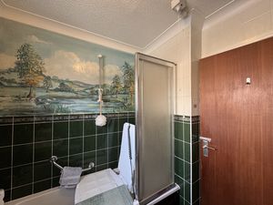 BATHROOM- click for photo gallery